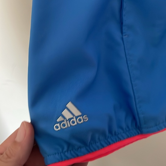 Adidas Medium windbreaker jacket EUC worn once. Thin breathable silky material - Picture 11 of 11